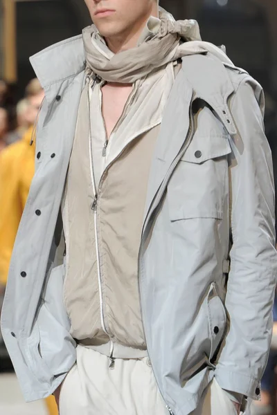 Look 34